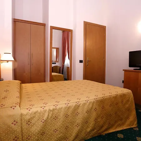 Estense 3* Μόντενα