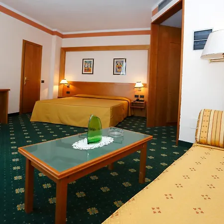 Hotel Estense 3*