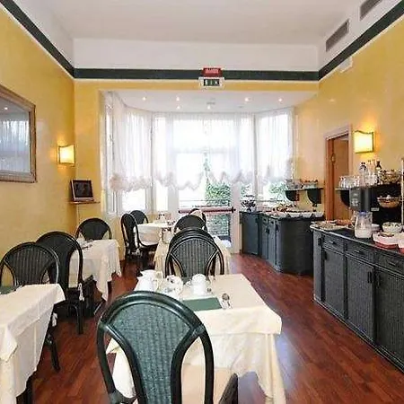 에스텐세 호텔 3*