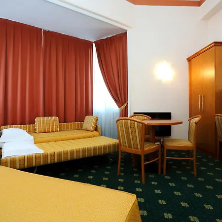 Estense 3* Μόντενα