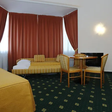 Estense Hotell